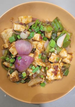 પનીર ચીલી (Paneer Chilli Recipe In Gujarati) રેસીપી મુખ્ય ફોટો