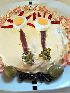 Una foto de Ensaladilla de verduras y gambas