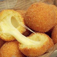 A picture of Potato Cheese Balls.