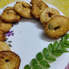 A picture of Medu Vada.