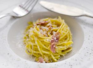 Une photo de Carbonara traditionnel