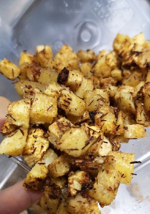 A picture of Grilled rooibos pineapple.