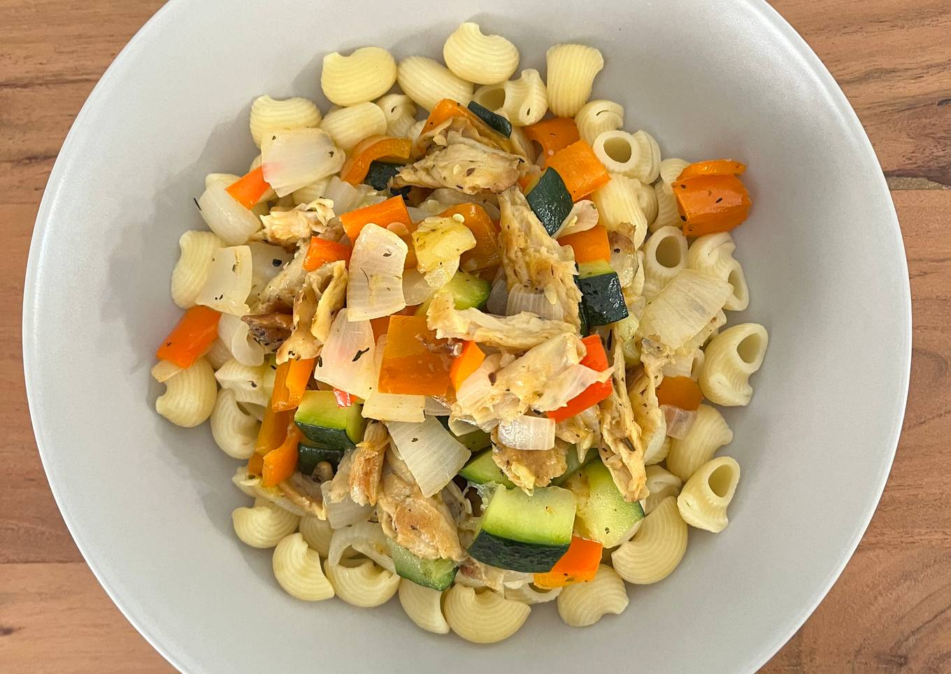 🥒 Pasta con verduras y heura 🫘