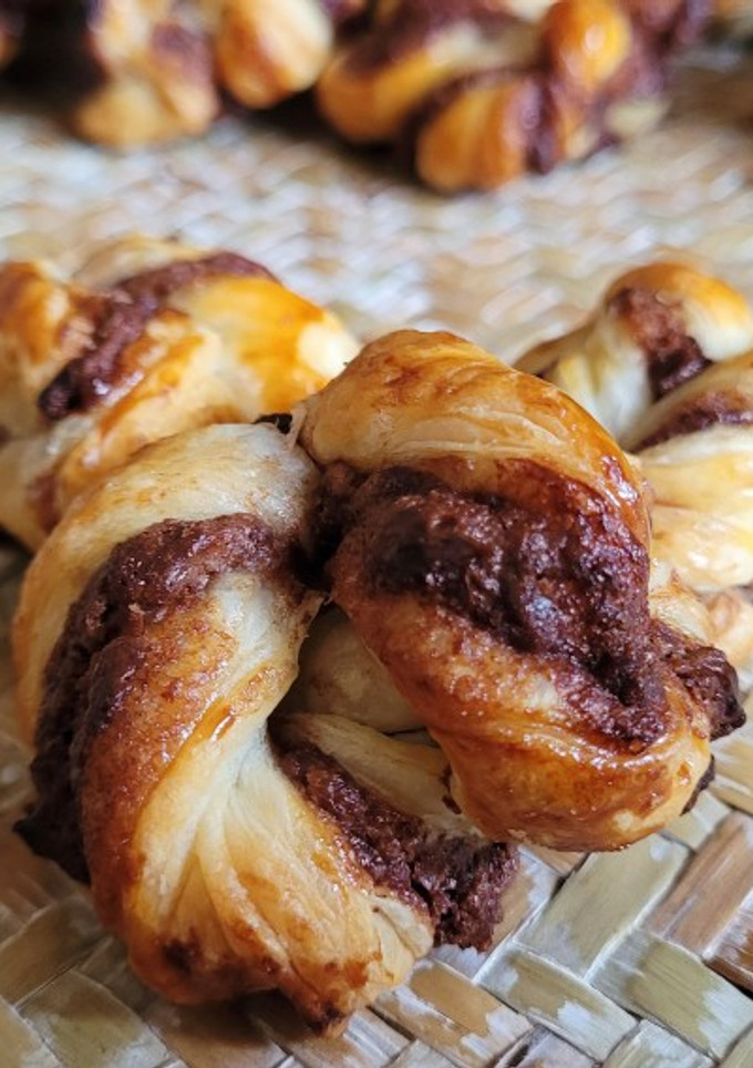 Una foto de Bocaditos Dulces de Hojaldre (con chocolate)