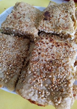 Una foto de Panqueques de Avena y Ajonjolí con Queso, jamón, pollo o palta