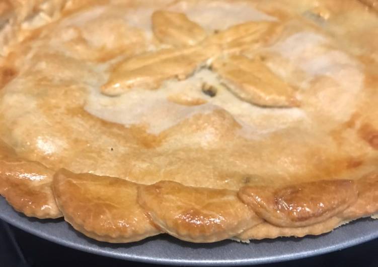 Simple Way to Prepare Award-winning Steak pie with memories (Auntie Wins Pie)