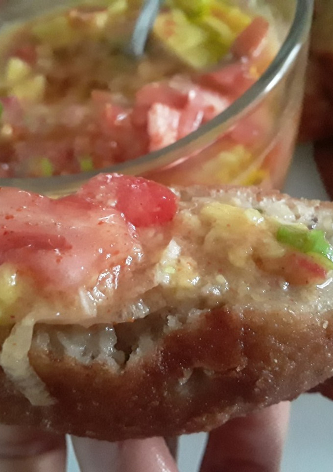 Una foto de Salsa de Ají con aguacate... 🌶🥑🍅🌰🥟