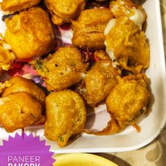 A picture of Paneer  (cheese) pakory.