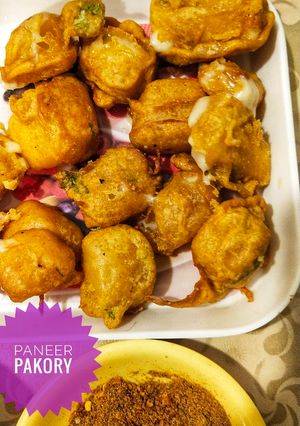 A picture of Paneer  (cheese) pakory.