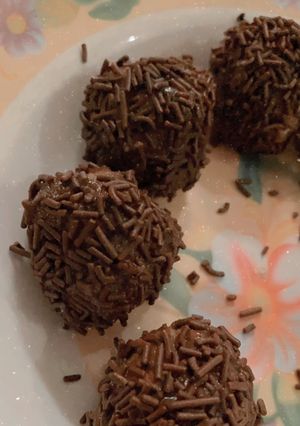Foto resep Bola bola coklat isi keju simple