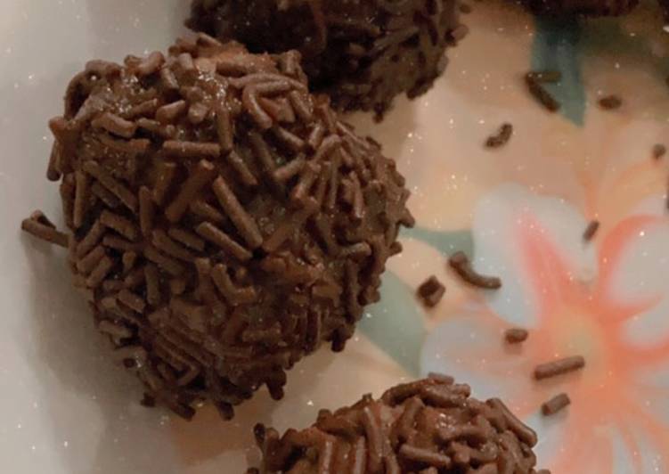 Bola bola coklat isi keju simple