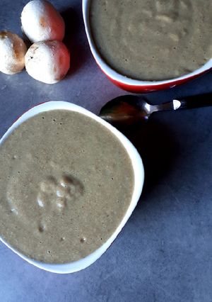 Une photo de Velouté de champignons & pomme de terre