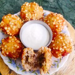 A picture of Sabudana Vada with coconut filling.
