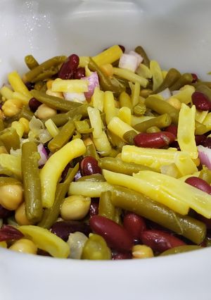 A picture of Bean salad.