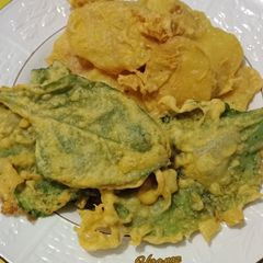 A picture of Palak pakoray.