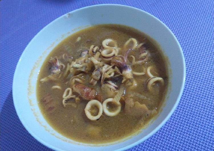 Cara Gampang Menyiapkan Cumi kuah kuning yang Enak