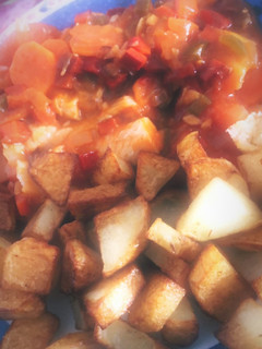 Una foto de Bacalao en sanfaina con patatas