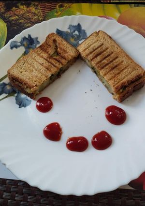 आलू सैंडविच (aloo sandwich recipe in Hindi) रेसिपी मुख्य फोटो