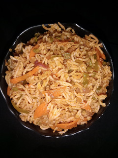 वेज फ्राइड राइस (veg fried rice recipe in Hindi) रेसिपी मुख्य फोटो