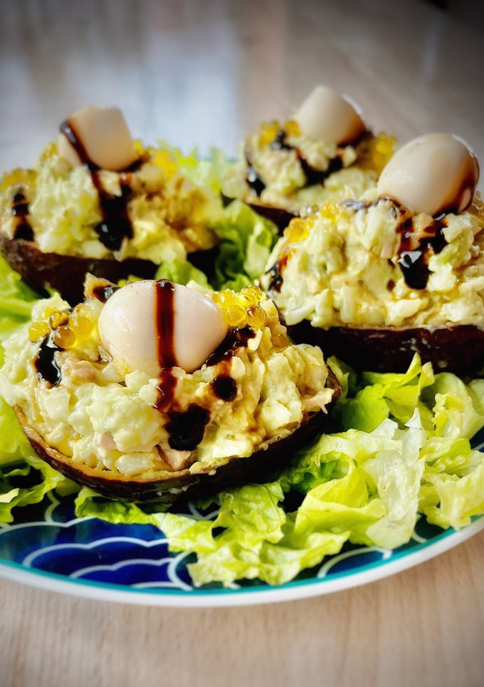 Una foto de Aguacates rellenos