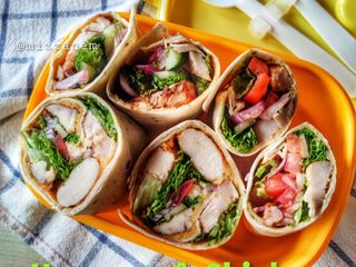 Hummus & Chicken Wrap