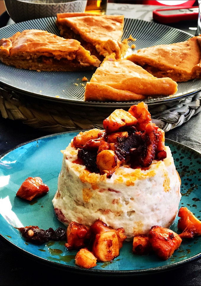 Una foto de Ensaladilla de pulpo y pimentón de la vera