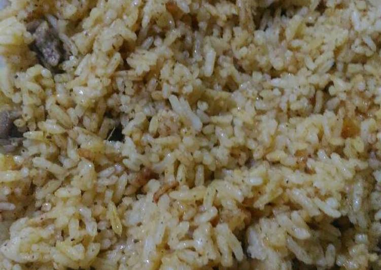 Langkah Mudah untuk Menyiapkan Nasi Kebuli Daging Sapi Rice Cooker yang Enak Banget