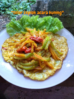 Foto resep *telur ceplok acar kuning*