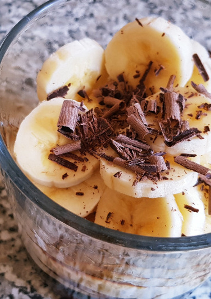 Una foto de Plátano, Yogur y Chocolate
