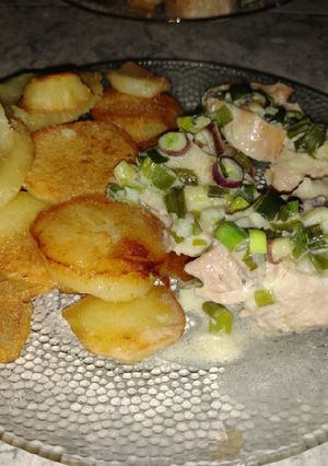 Una foto de Solomillo al verdeo con papas al horno