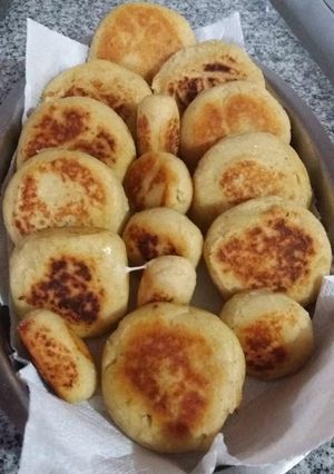 Una foto de Tortitas de Papa rellenas con Jamón y Queso