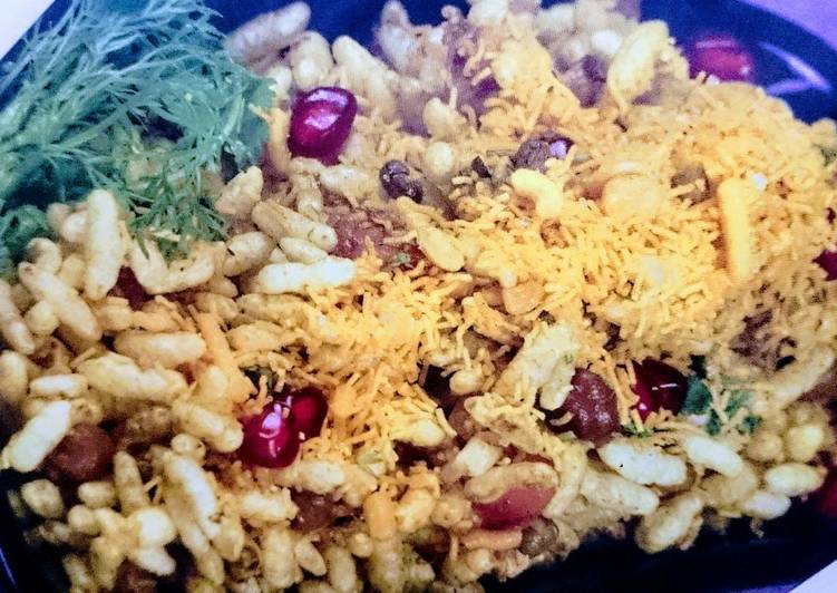 Steps to Prepare Award-winning Chat pati Bhel puri.