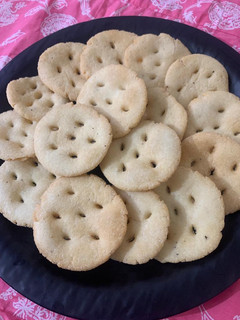 રવા મેંદા ની પૂરી (Rava Maida Poori Recipe In Gujarati) રેસીપી મુખ્ય ફોટો