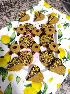 Una foto de Galletas 🍪 saludables de pistachos y chocolate 🍫