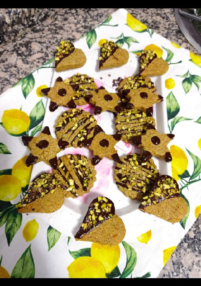 Una foto de Galletas 🍪 saludables de pistachos y chocolate 🍫