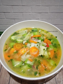 Foto resep Sayur Bening Wortel, Kol, dan Kisik