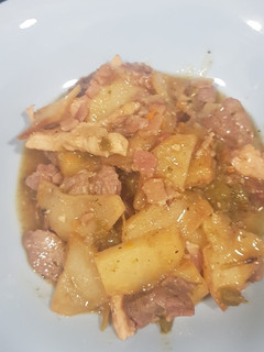 Una foto de Estofado de pollo y ternera