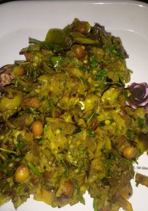 A picture of Khandeshi style Baigan bharta.