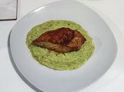 Una foto de cerdo al cilantro