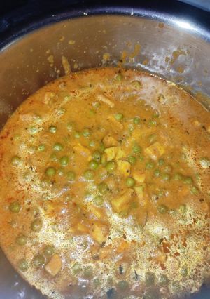 मटर पनीर (matar paneer recipe in Hindi) रेसिपी मुख्य फोटो