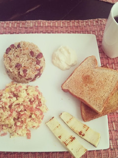 Una foto de Desayuno fuerte #1 Gallo Pinto Tico 🇨🇷