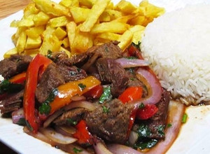 Una foto de Lomo saltado de carne