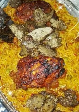 صورة لوصفة 🍙🍅🍙 ارز بسمتي بكبد الدجاج و الدجاج محمر في الفرن 🐔🍚🐔