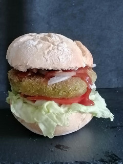 Una foto de Burger de garbanzos y brócoli