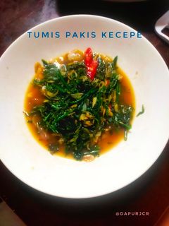 Foto resep Tumis Daun Pakis Kecepe
