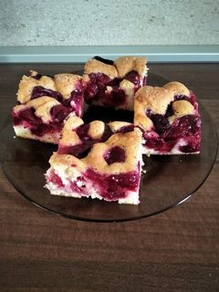 Pihe-puha meggyes pite recept fotója