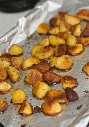 A picture of Perfectly Crispy Oven-Roasted Potatoes.