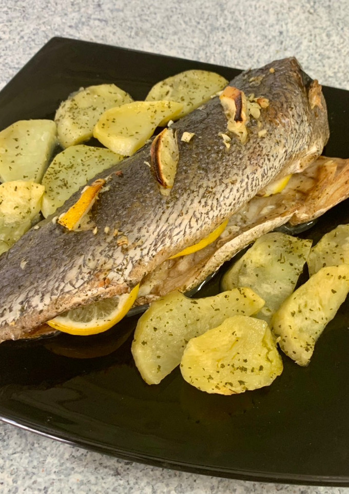 Una foto de Corvina al horno