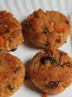 சத்தான தினை உருளைக்கிழங்கு கட்லெட் (Thinai urulaikilanku cutlet recipe in tamil) செய்முறை முக்கிய புகைப்படம்
