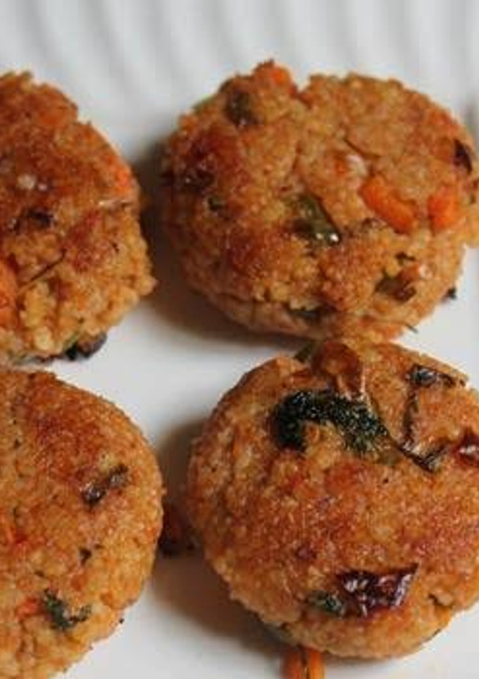 சத்தான தினை உருளைக்கிழங்கு கட்லெட் (Thinai urulaikilanku cutlet recipe in tamil) செய்முறை முக்கிய புகைப்படம்